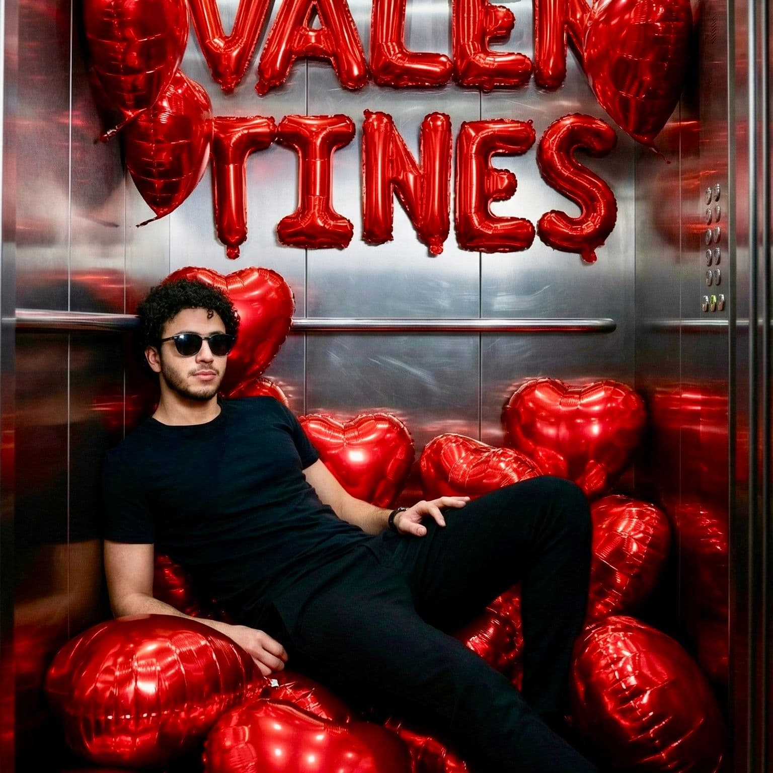 Valentines Elevator Prompt — Portrait AI art prompt example for Midjourney and Stable Diffusion