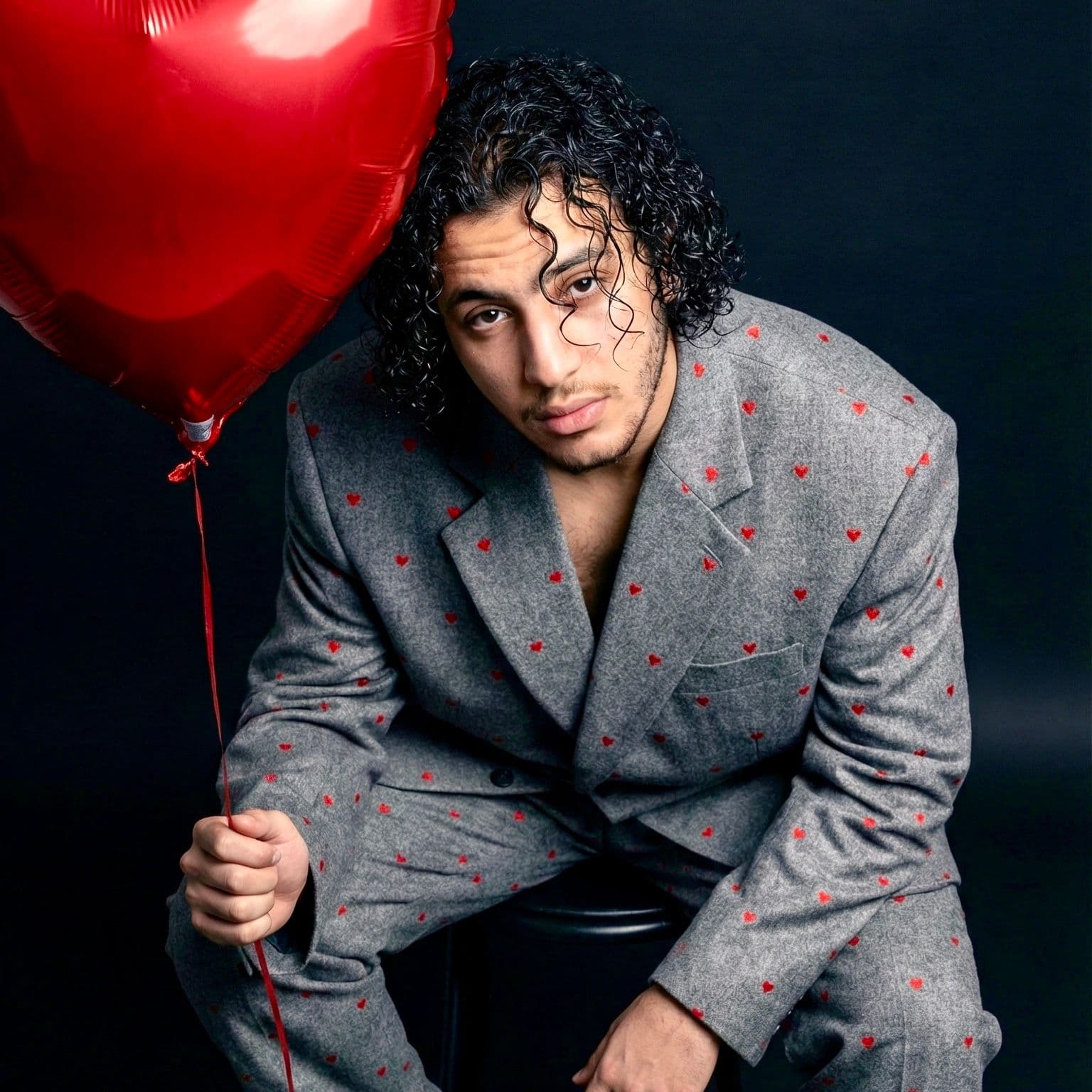 Valentines Baloon Portrait Prompt — Portrait AI art prompt example for Midjourney and Stable Diffusion